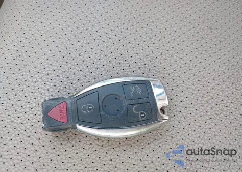 2010 Mercedes-Benz C 300 Luxury 4Matic/Sport 4Matic z USA, uszkodzony, nr VIN WDDGF8BB9AF451684